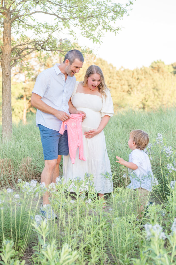 Expecting family photo by Apex Family Photographer 